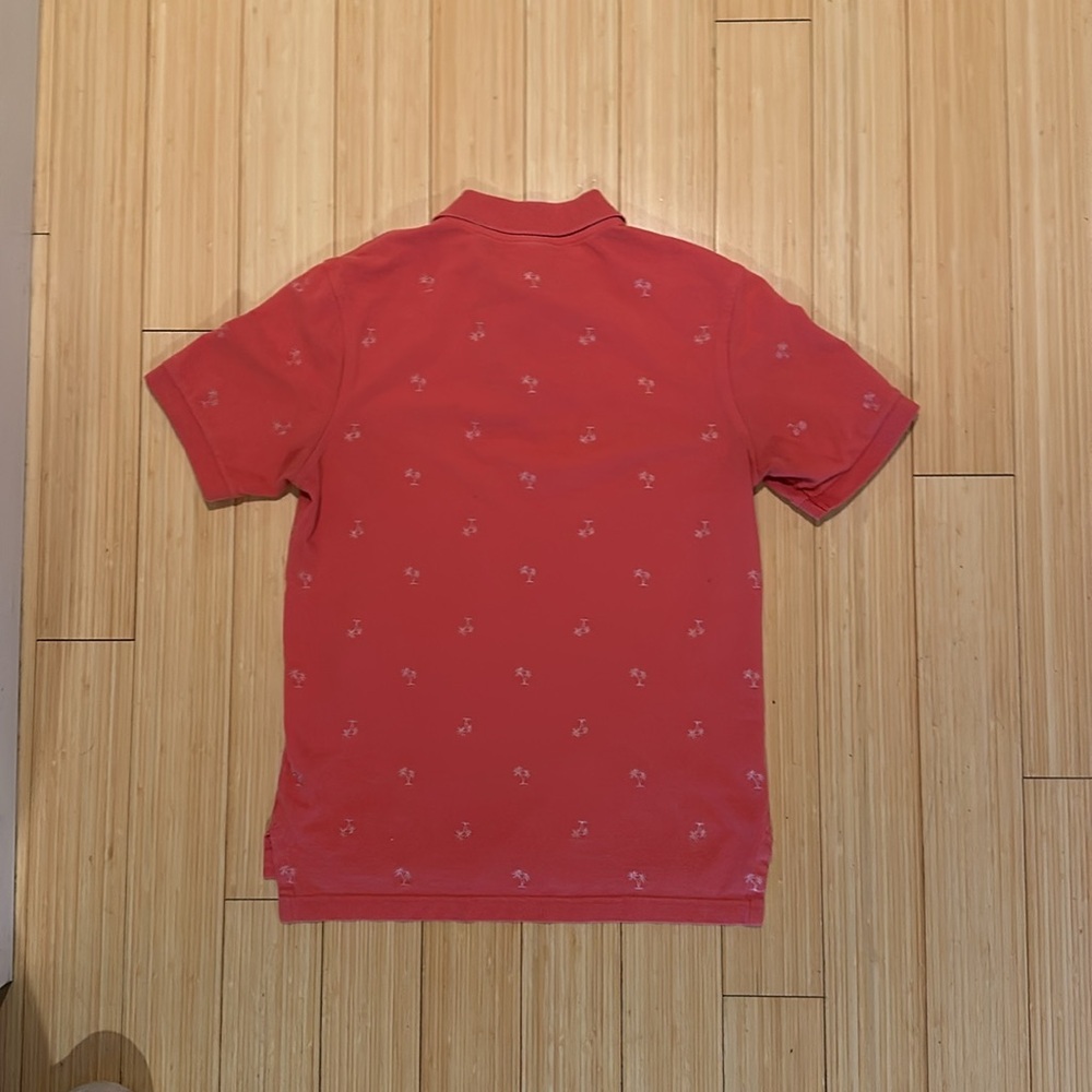 Size: Small (fits like medium) MERONA collared t-shirt
